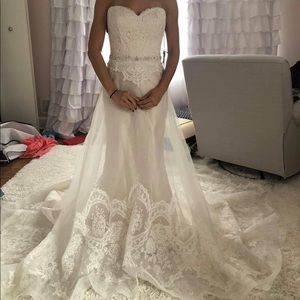 Never worn Wedding dress